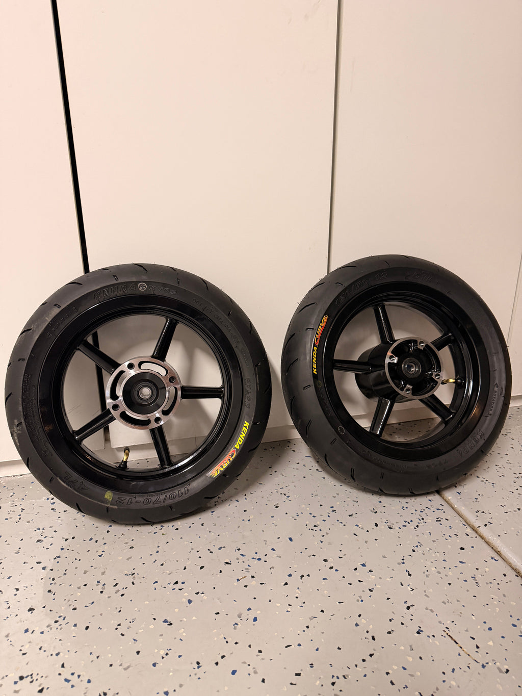 Kenda Curve 12in Supermotos ( Mag 5)